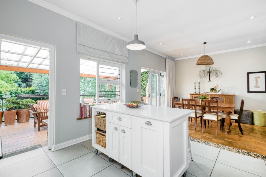 5 Bedroom Property for Sale in Linden Gauteng