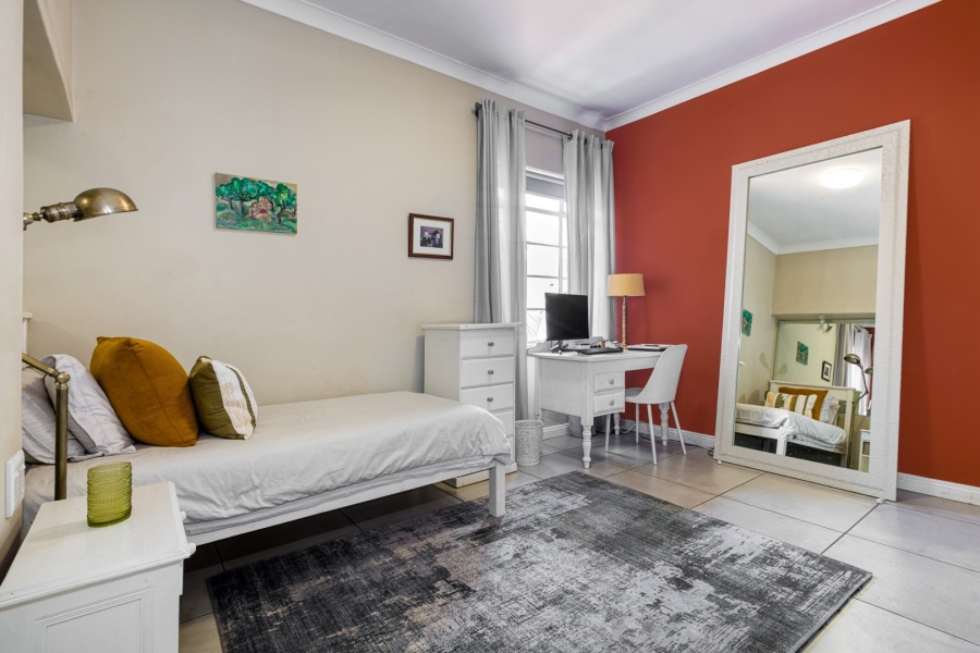 5 Bedroom Property for Sale in Linden Gauteng