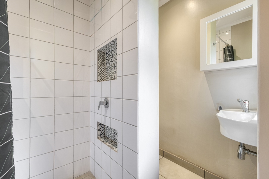 5 Bedroom Property for Sale in Linden Gauteng