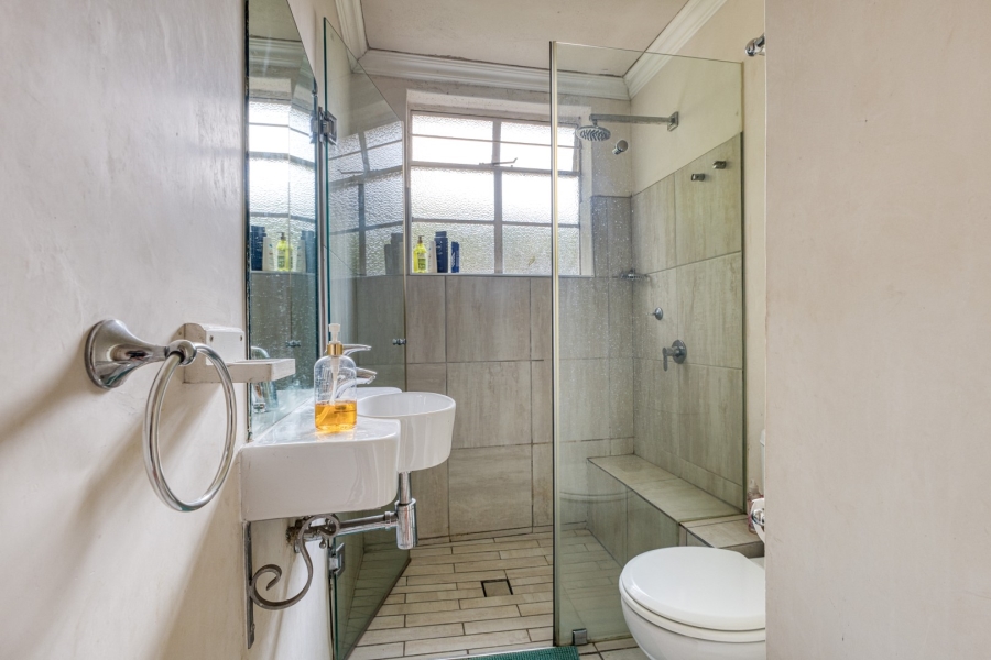 5 Bedroom Property for Sale in Linden Gauteng