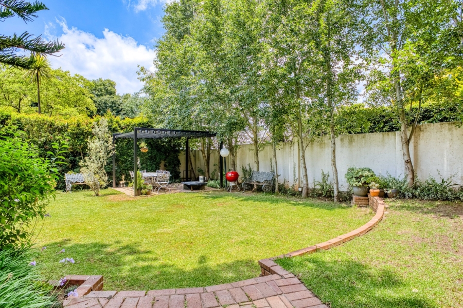 5 Bedroom Property for Sale in Linden Gauteng