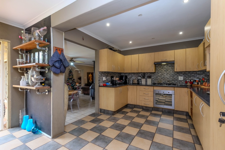 4 Bedroom Property for Sale in Rangeview Gauteng