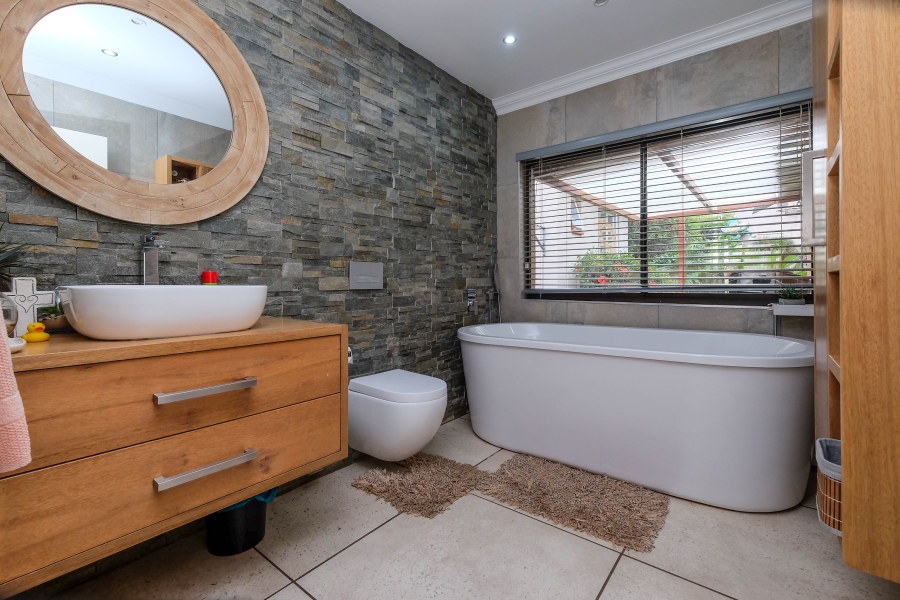 4 Bedroom Property for Sale in Rangeview Gauteng