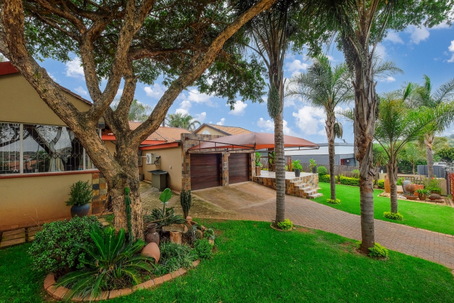 4 Bedroom Property for Sale in Rangeview Gauteng