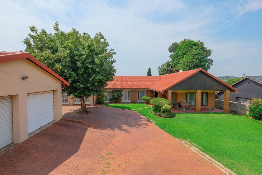 3 Bedroom Property for Sale in Florida Glen Gauteng
