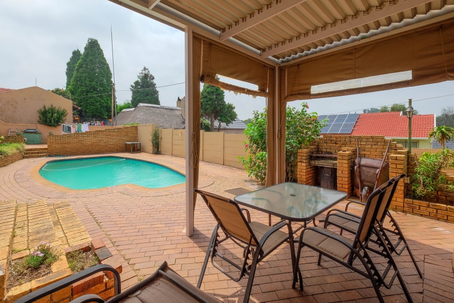 3 Bedroom Property for Sale in Florida Glen Gauteng