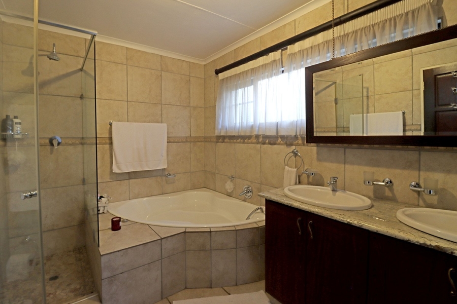 4 Bedroom Property for Sale in Klevehill Park Gauteng