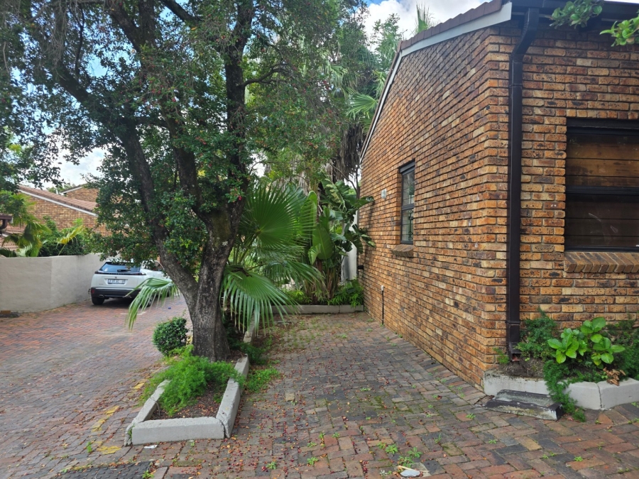 2 Bedroom Property for Sale in Bryanston Gauteng