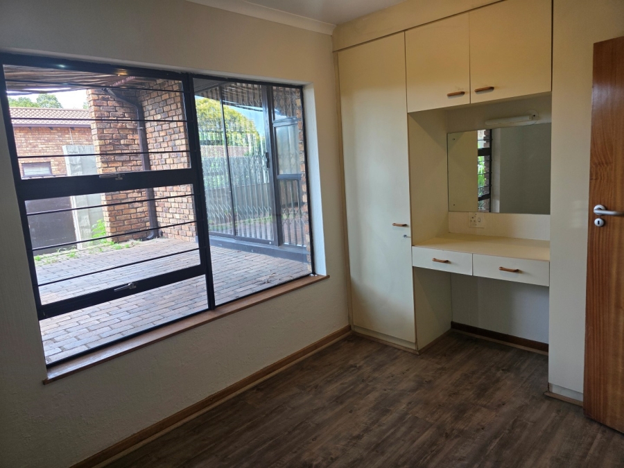 2 Bedroom Property for Sale in Bryanston Gauteng