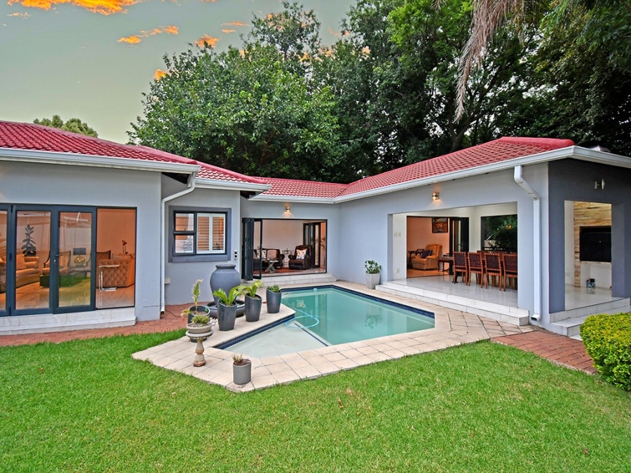 To Let 4 Bedroom Property for Rent in Bryanston Gauteng