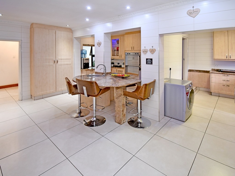 To Let 4 Bedroom Property for Rent in Bryanston Gauteng