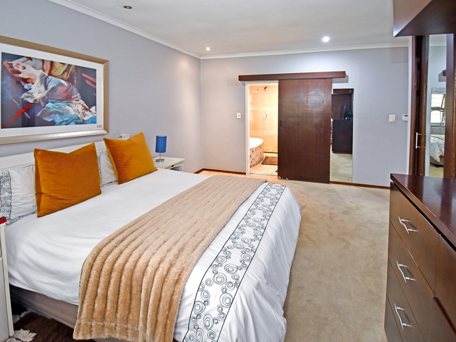 To Let 4 Bedroom Property for Rent in Bryanston Gauteng