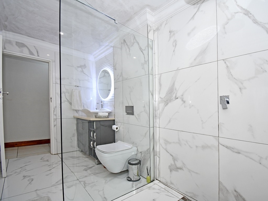 To Let 4 Bedroom Property for Rent in Bryanston Gauteng