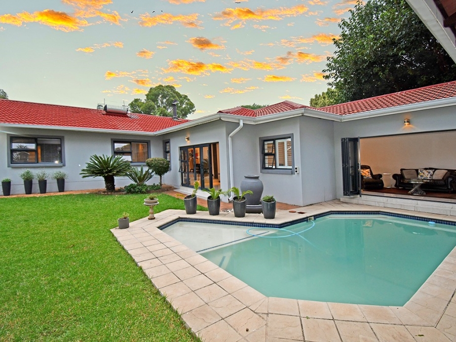 To Let 4 Bedroom Property for Rent in Bryanston Gauteng