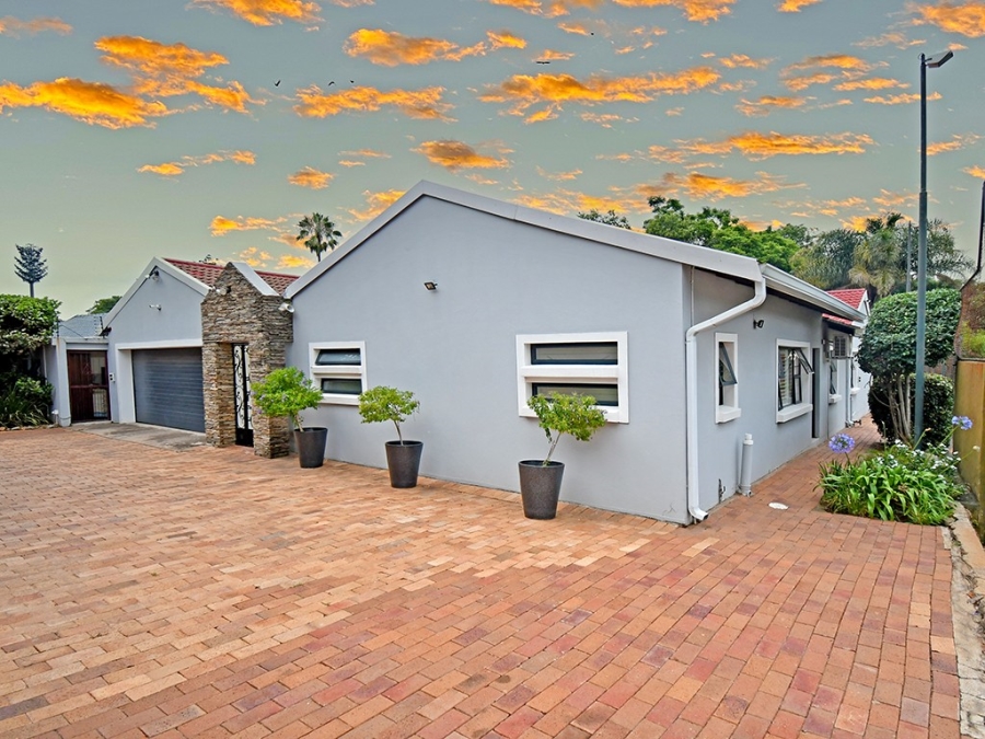 To Let 4 Bedroom Property for Rent in Bryanston Gauteng