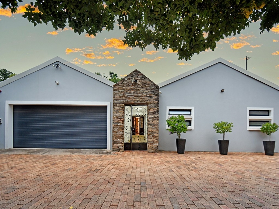 To Let 4 Bedroom Property for Rent in Bryanston Gauteng