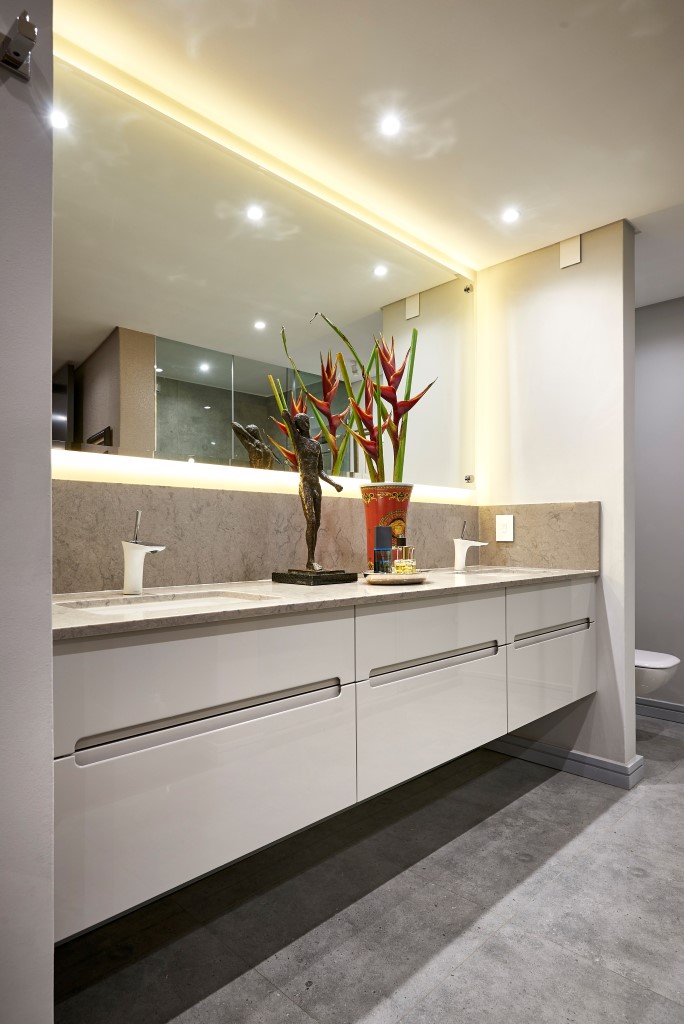 To Let 3 Bedroom Property for Rent in Benmore Gardens Gauteng