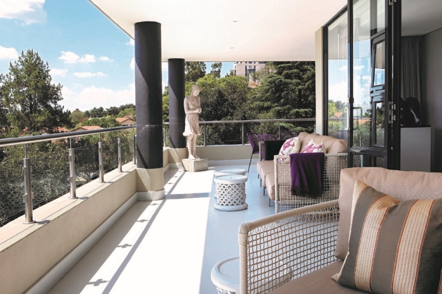 To Let 3 Bedroom Property for Rent in Benmore Gardens Gauteng