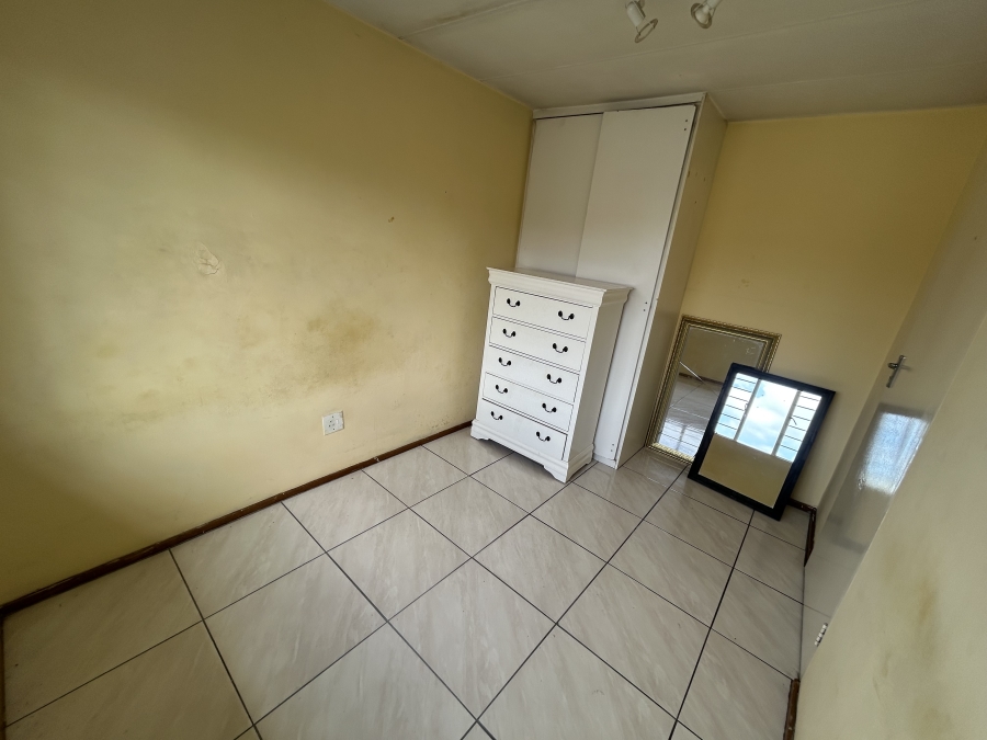 2 Bedroom Property for Sale in Vorna Valley Gauteng