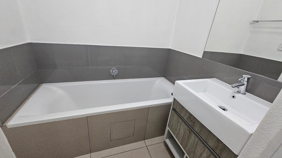 To Let 2 Bedroom Property for Rent in Morningside Gauteng