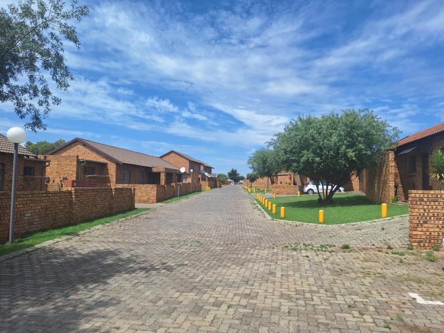 To Let 2 Bedroom Property for Rent in Meyerton South Gauteng
