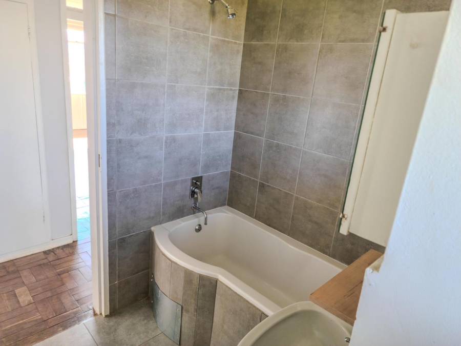 To Let 2 Bedroom Property for Rent in Rembrandt Park Gauteng