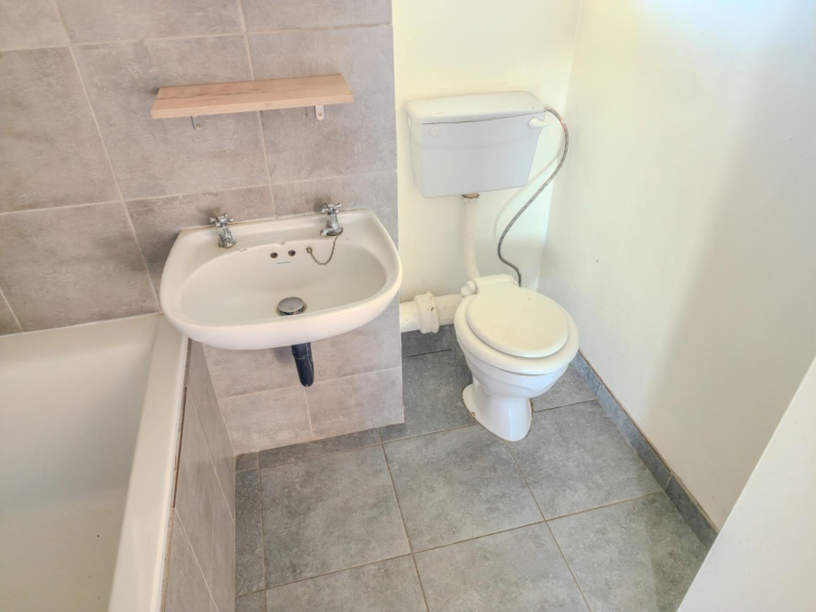 To Let 2 Bedroom Property for Rent in Rembrandt Park Gauteng