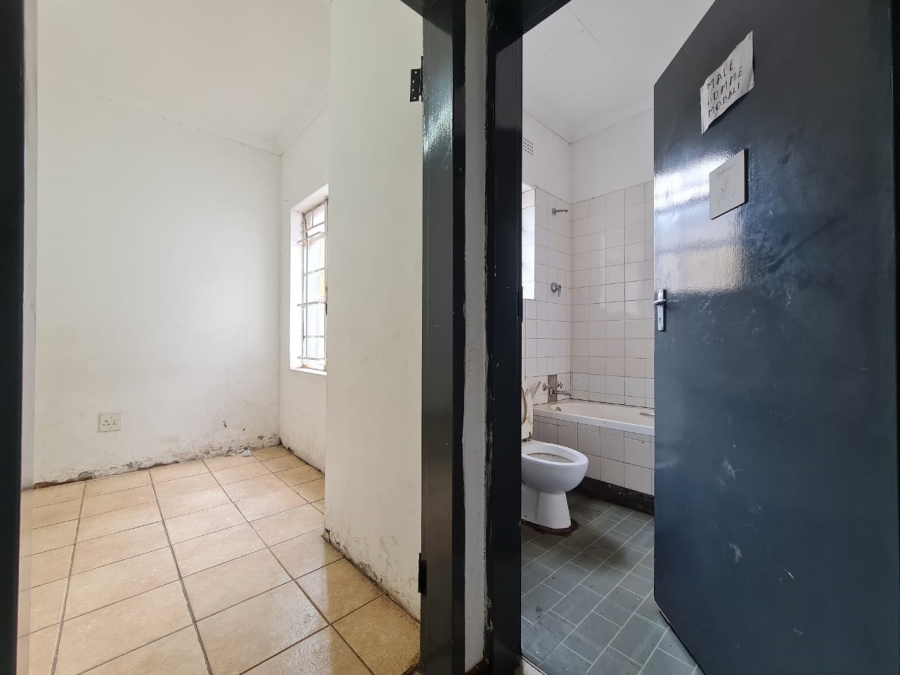 5 Bedroom Property for Sale in Bellevue East Gauteng