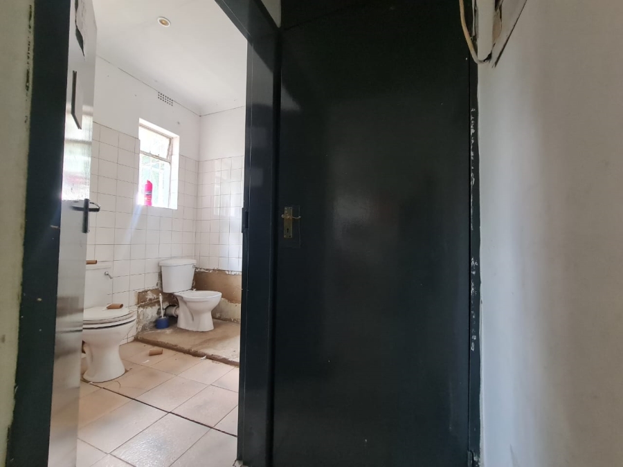 5 Bedroom Property for Sale in Bellevue East Gauteng