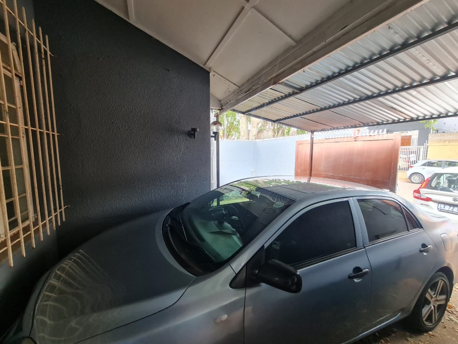 5 Bedroom Property for Sale in Bellevue East Gauteng