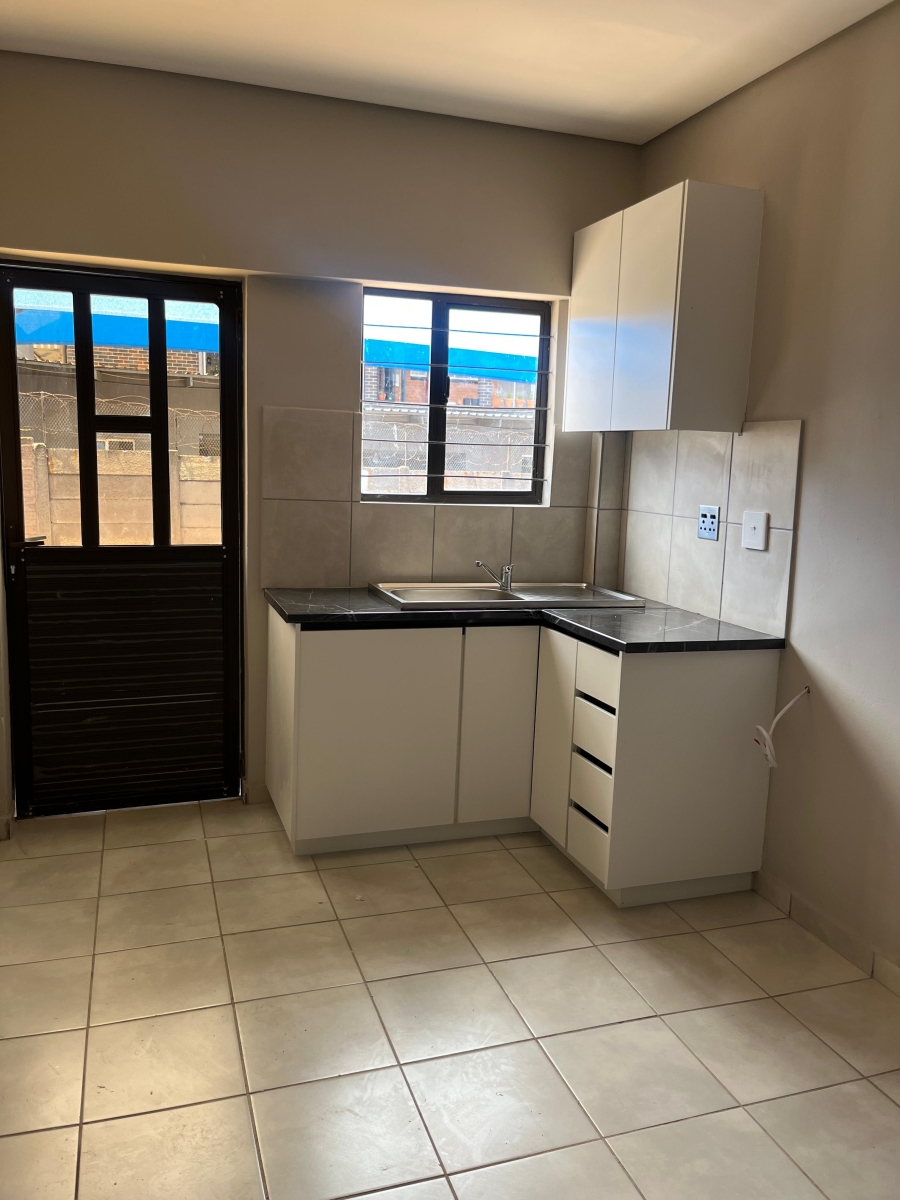 To Let 1 Bedroom Property for Rent in Primrose Gauteng