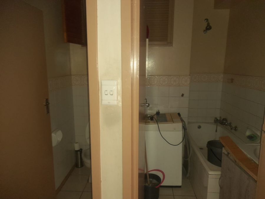 2 Bedroom Property for Sale in Yeoville Gauteng