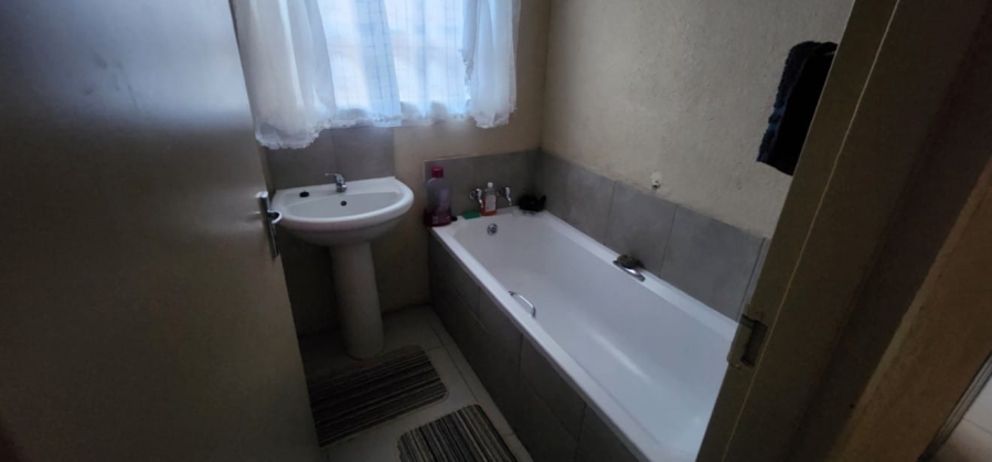 3 Bedroom Property for Sale in Soshanguve YY Gauteng