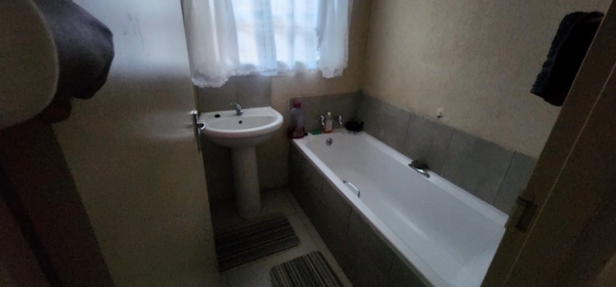 3 Bedroom Property for Sale in Soshanguve YY Gauteng