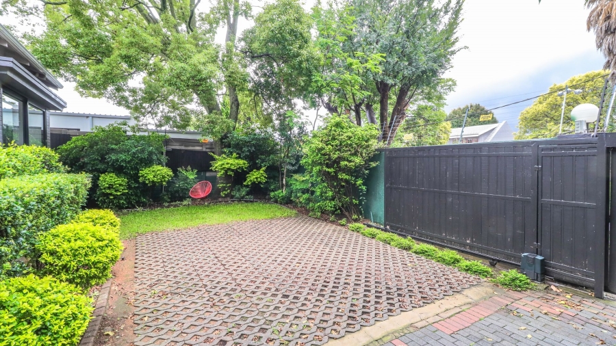 To Let 3 Bedroom Property for Rent in Parkhurst Gauteng