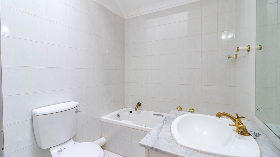 To Let 3 Bedroom Property for Rent in Sandown Gauteng