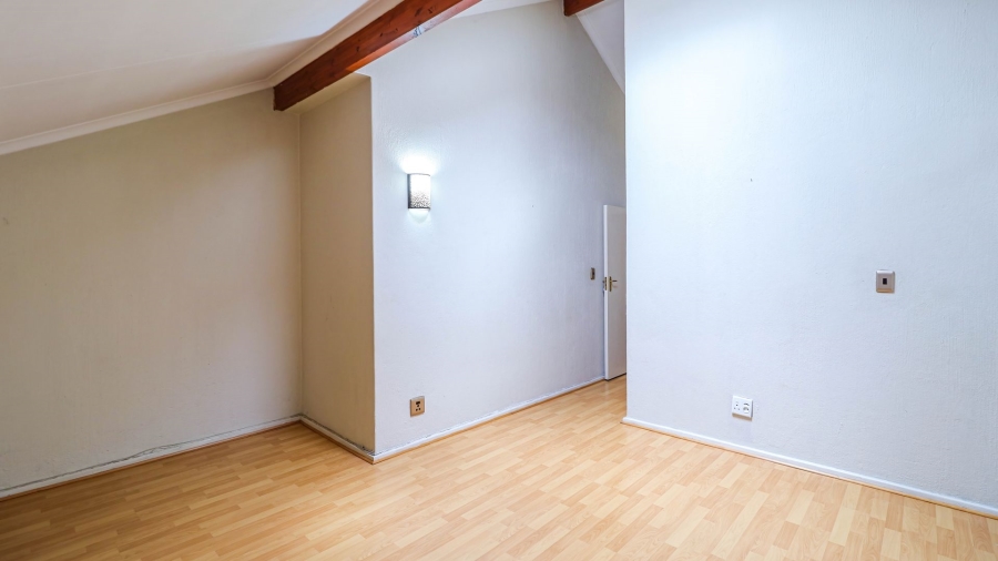 To Let 3 Bedroom Property for Rent in Sandown Gauteng