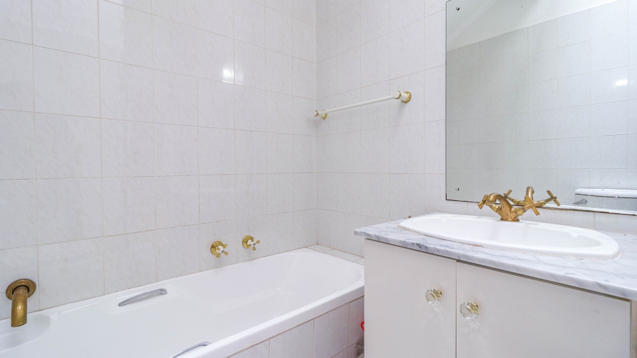 To Let 3 Bedroom Property for Rent in Sandown Gauteng