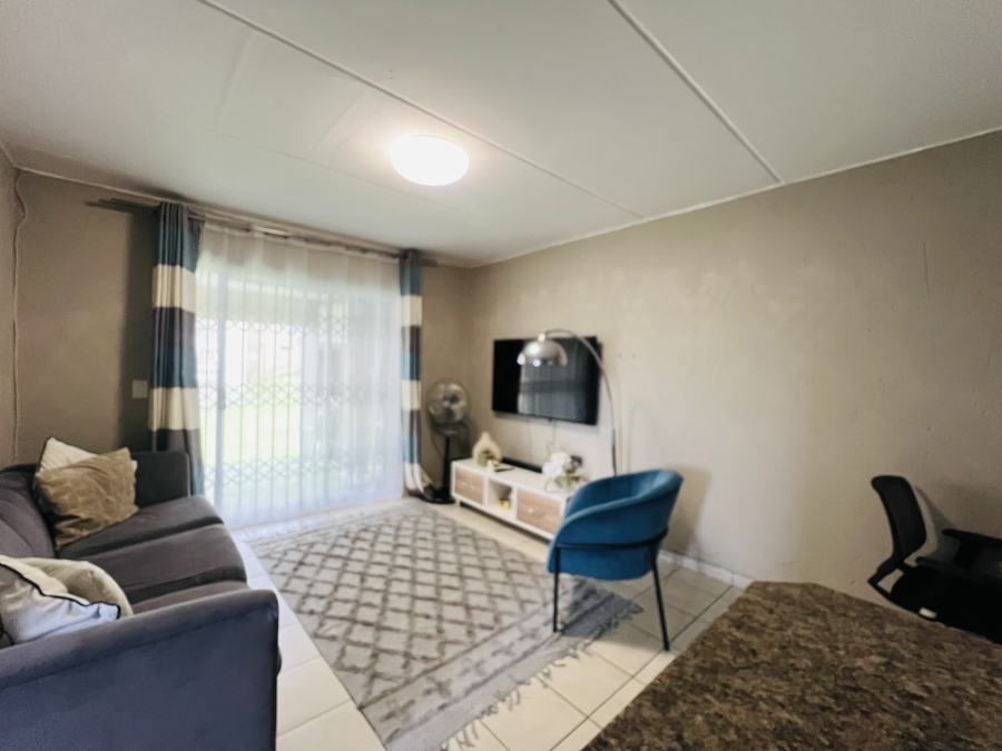 2 Bedroom Property for Sale in Wilgeheuwel Gauteng