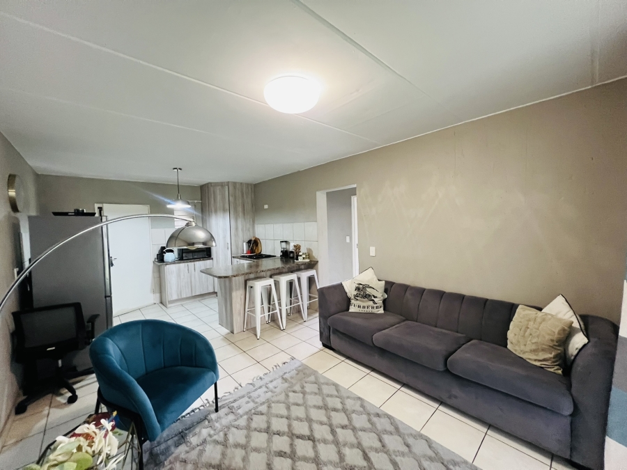 2 Bedroom Property for Sale in Wilgeheuwel Gauteng