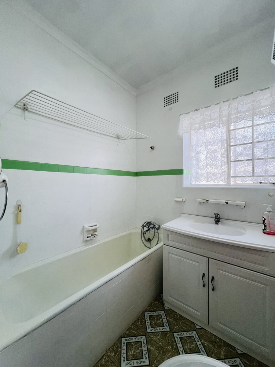 3 Bedroom Property for Sale in Cyrildene Gauteng