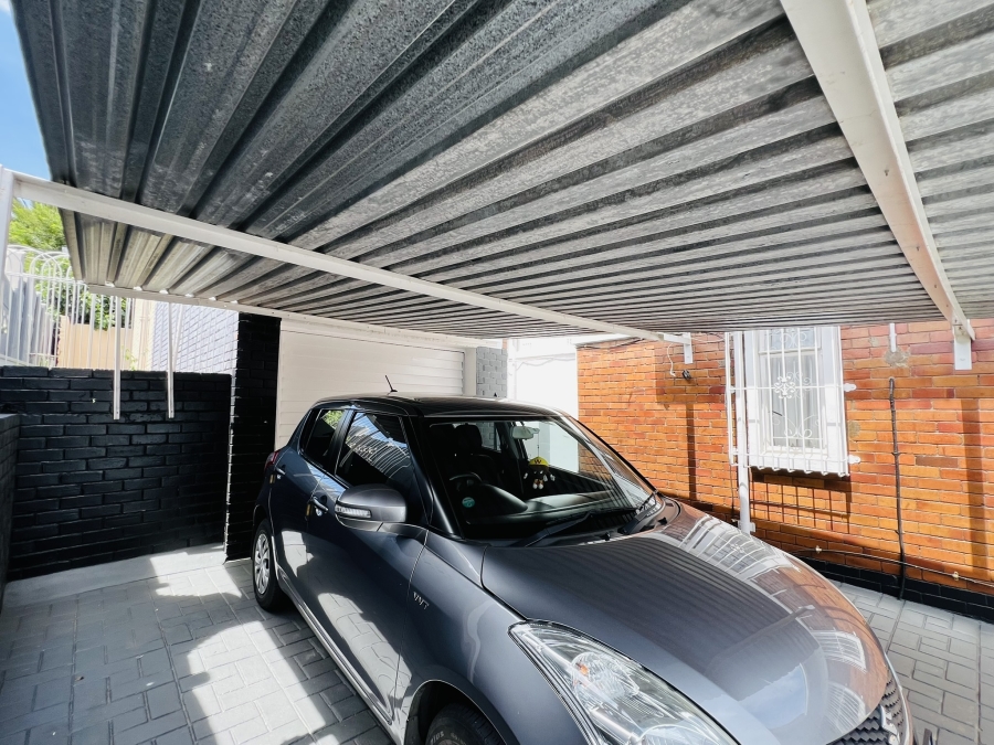 3 Bedroom Property for Sale in Cyrildene Gauteng