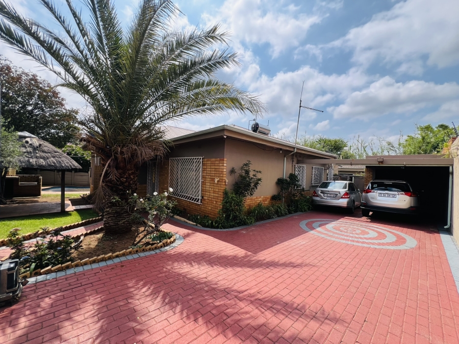 3 Bedroom Property for Sale in Crosby Gauteng