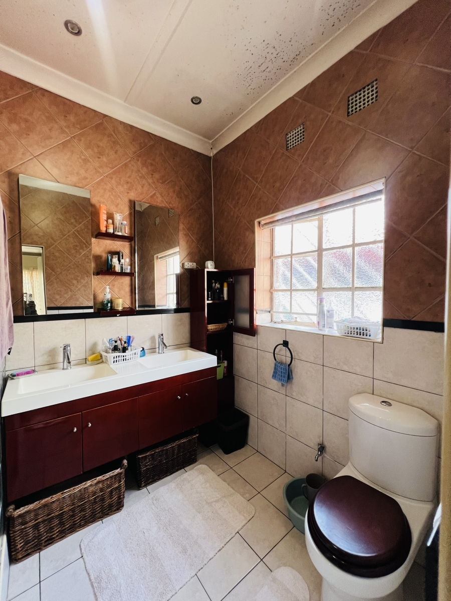 3 Bedroom Property for Sale in Crosby Gauteng
