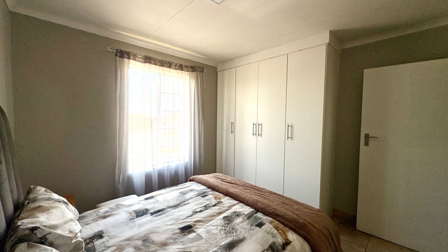 2 Bedroom Property for Sale in Annlin Gauteng