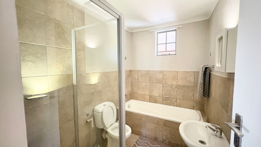 2 Bedroom Property for Sale in Annlin Gauteng