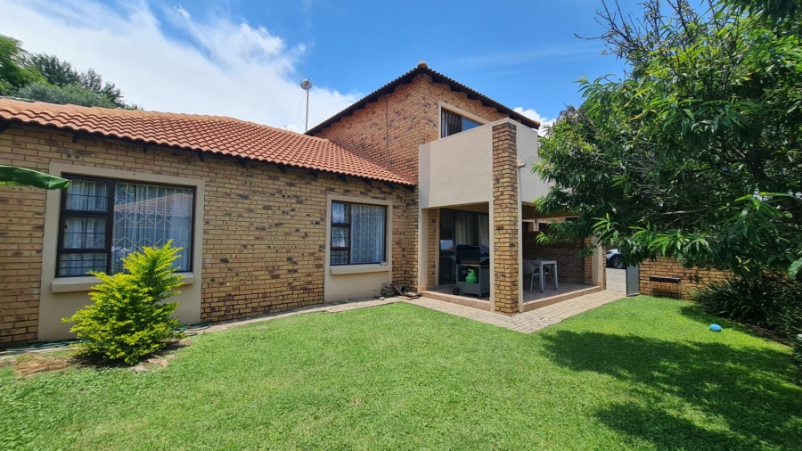 3 Bedroom Property for Sale in Willow Acres Gauteng