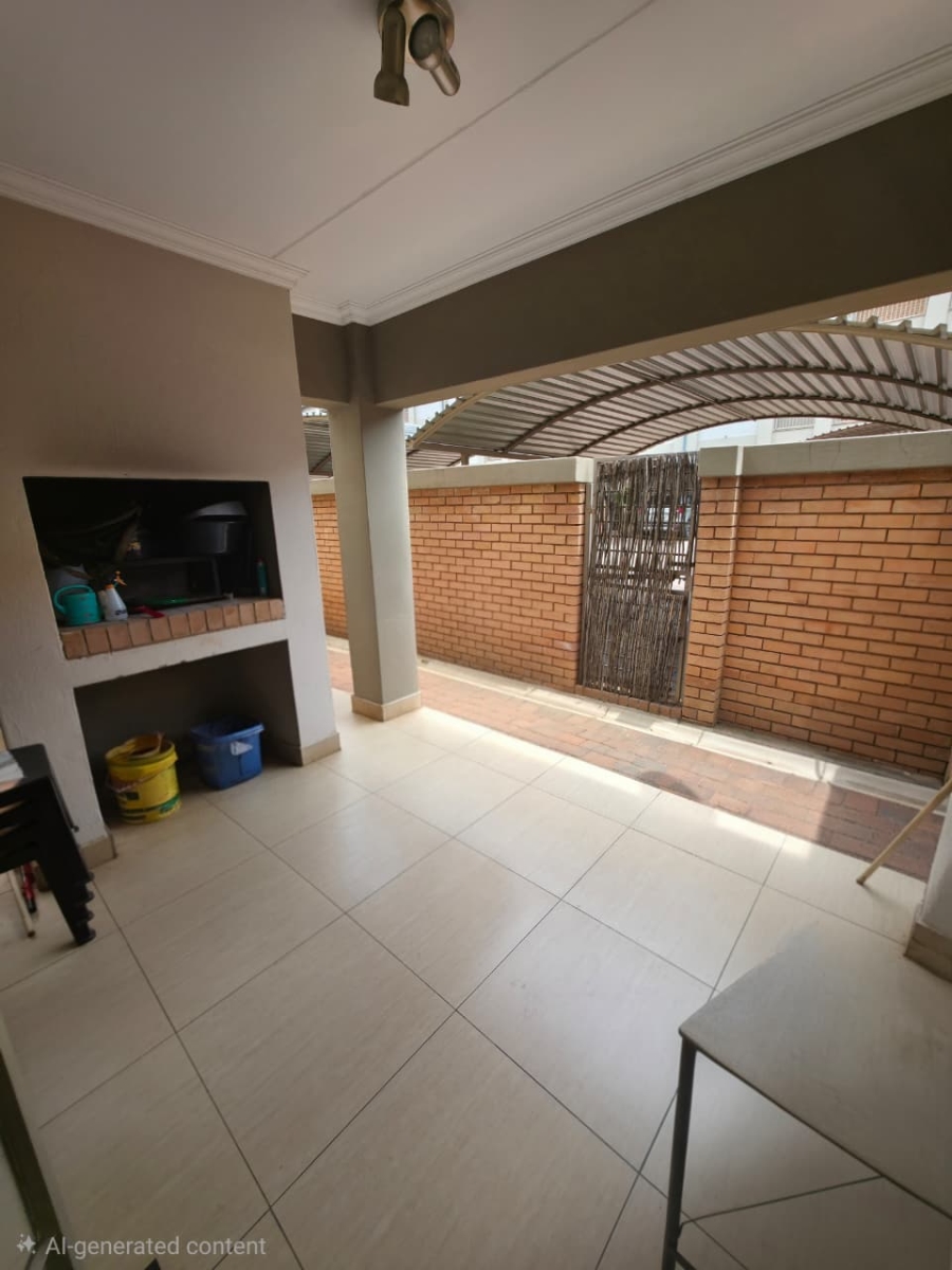 To Let 2 Bedroom Property for Rent in Moregloed Gauteng