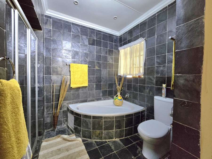 3 Bedroom Property for Sale in Florauna Gauteng