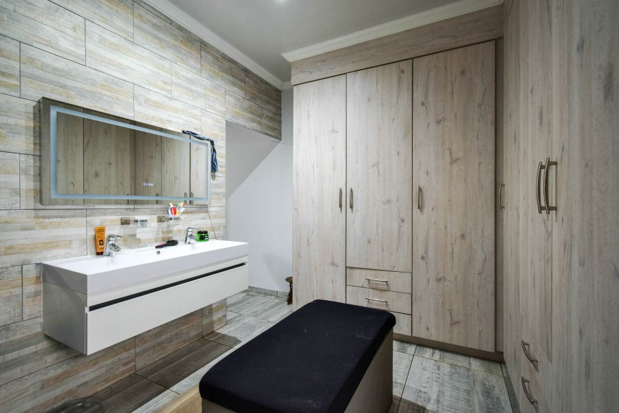 11 Bedroom Property for Sale in Montana Gauteng